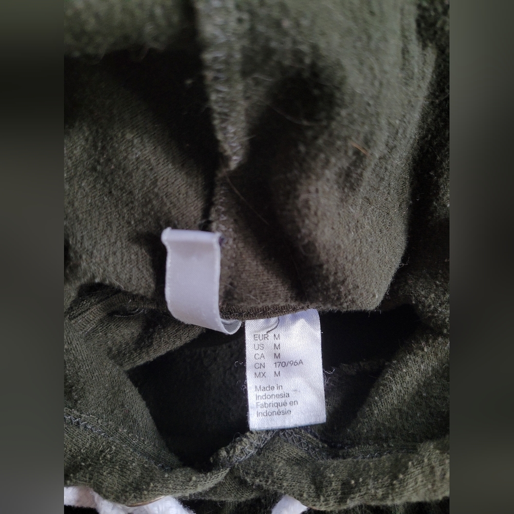 Fall/winter clothing bundle - Picture 6 of 9